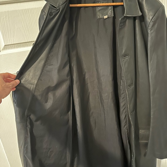 Artisan made single breasted  black leather trench coat. 42 tall or large tall - Picture 2 of 4